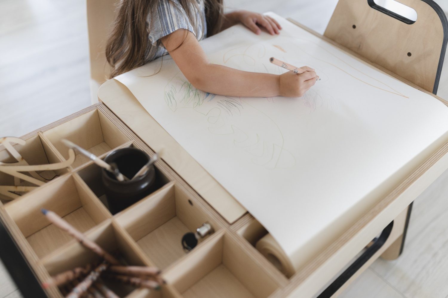Multisensory Art Table/Desk Julle